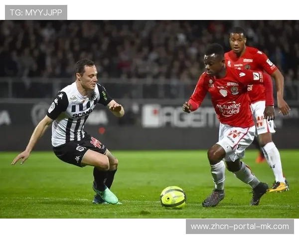 雷恩2-1昂热，客场取胜稳固中游位置